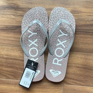 Roxy flip flops